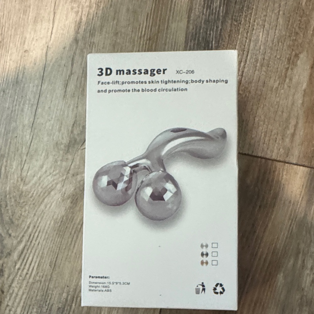 3D Facial Roller Massager in Silver